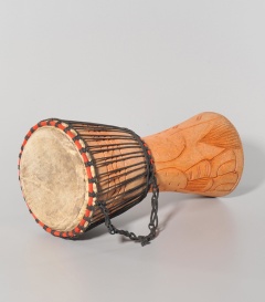 BABYDJEMBE medium H36 x H20cm Tweneboaholz 