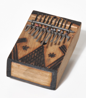 DAUMENKLAVIER 12x7,5xH4cm, Holz
