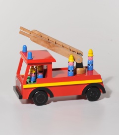 FEUERWEHRAUTO Acasiaholz 5Feuerwehrmänner, 26x12xH15cm