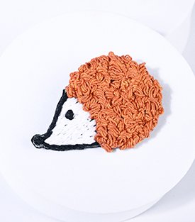 BROSCHE Zari Igel 6 x 4cm