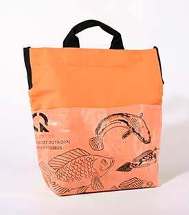 Artikeldetails anzeigen SCHULTERTASCHE orange BW/Fischfuttersäcke 38x19xH36cm