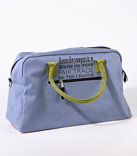 SPORTTASCHE Be the change lila BW/Fischfuttersäcke 40x23xH26cm