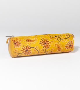 Artikeldetails anzeigen STIFTETASCHE Shanti Blumen Ziegenleder 18x5cm