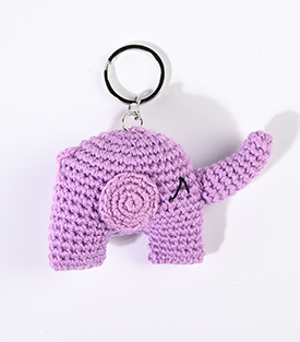 SCHLÜSSELANHÄNGER Elefant lila BW gehäkelt 6x4cm