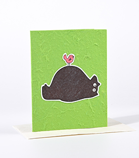 GRUSSKARTE liegender Bär handgeschöpftes Papier 11x14cm