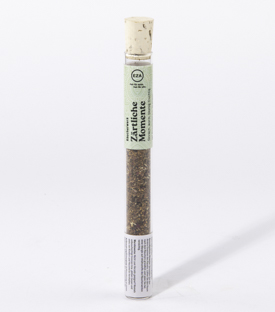 Artikeldetails anzeigen ZÄRTLICHE MOMENTE Räucherharzmischung 35ml, mind.60% Fair Trade